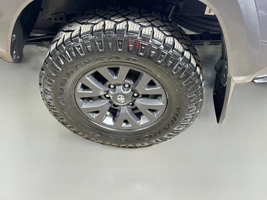 Used 2023 Toyota Tacoma SR5 RWD image 26