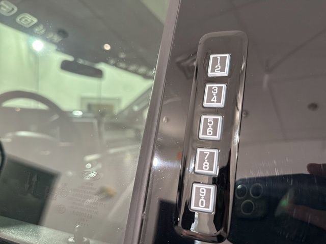 New 2026 Ford F250 Lariat w/ Black Appearance Package AWD/4WD image 18