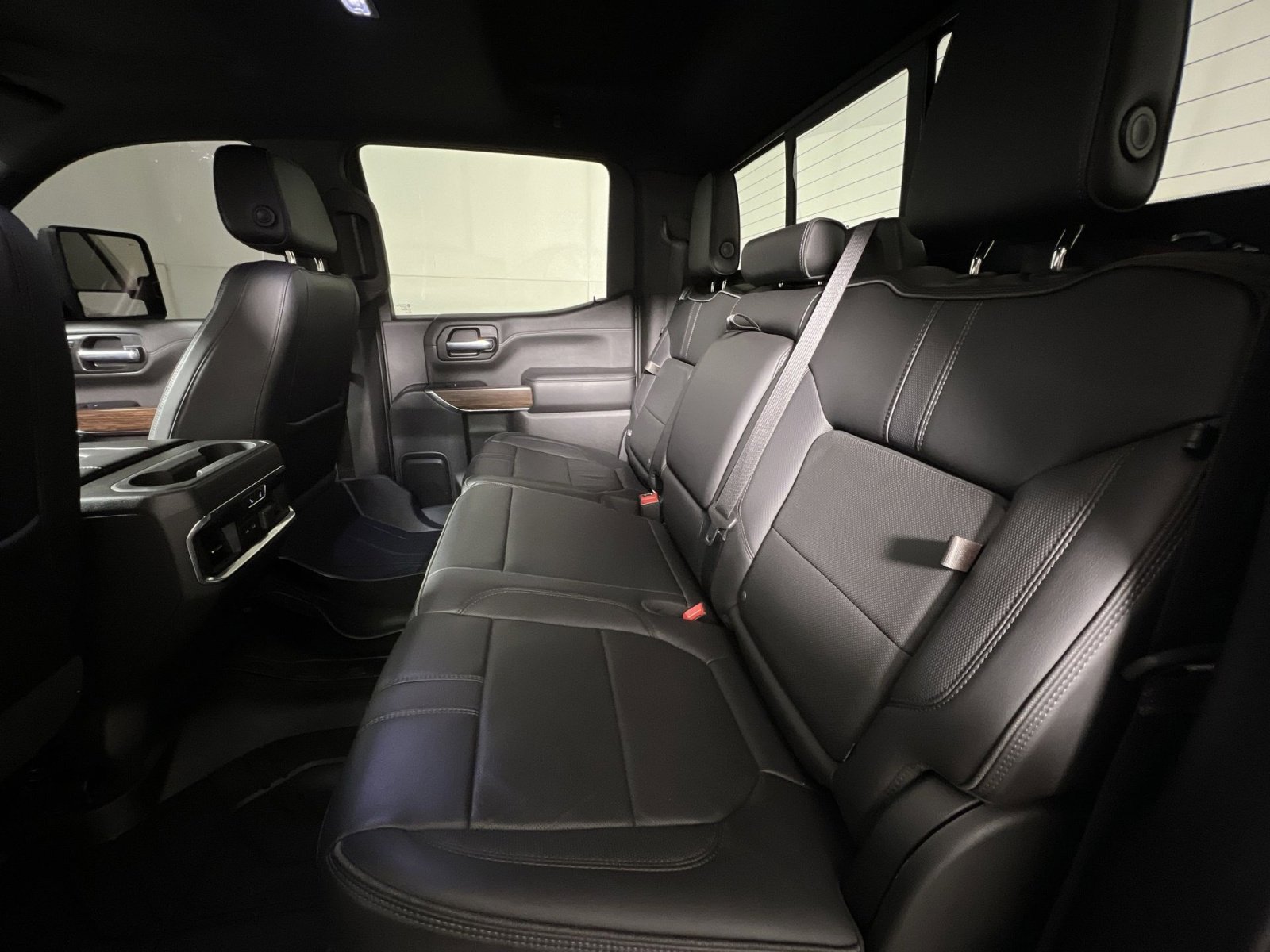 Used 2021 Chevrolet Silverado 1500 High Country w/ Technology Package image 23