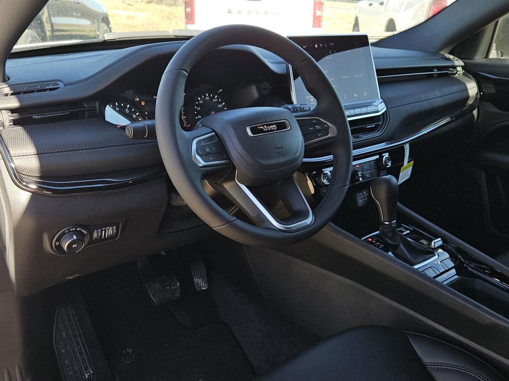 New 2026 Jeep Compass Latitude image 22