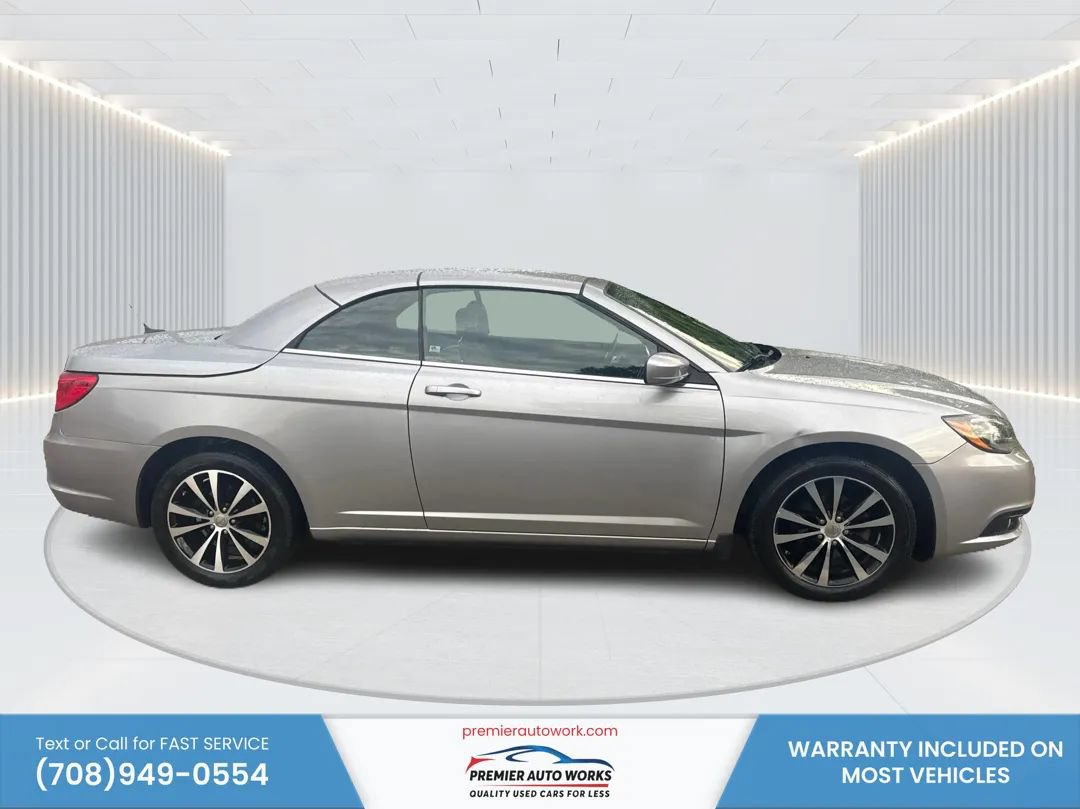 Used 2014 Chrysler 200 S FWD image 8