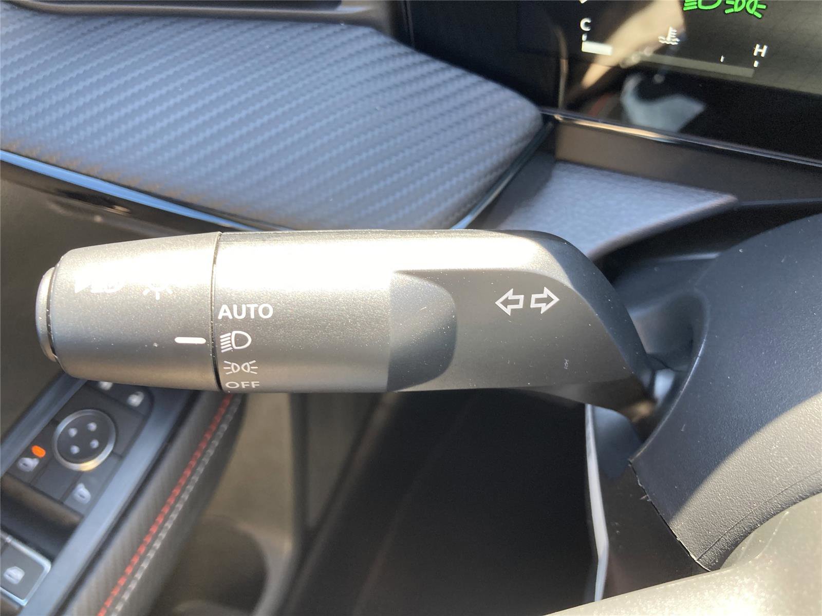 New 2026 Nissan Kicks SR image 18