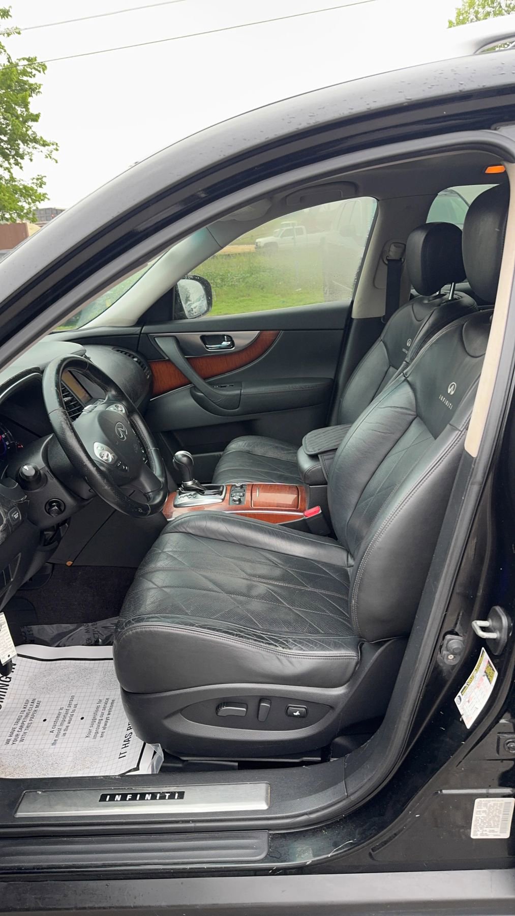 Used 2010 INFINITI FX35 AWD w/ Navigation Pkg image 10