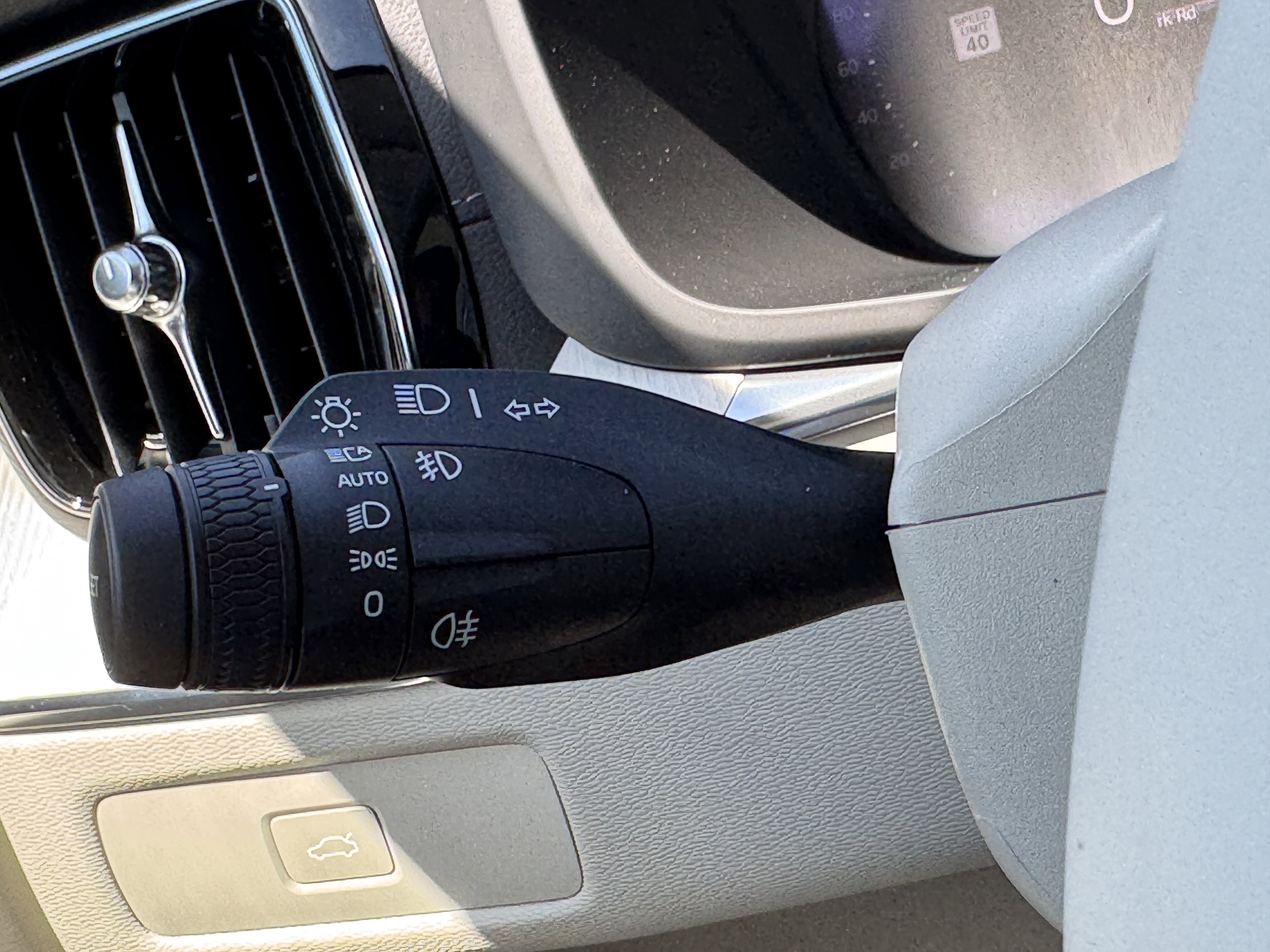 New 2026 Volvo XC60 B5 Ultra w/ Protection Package image 26