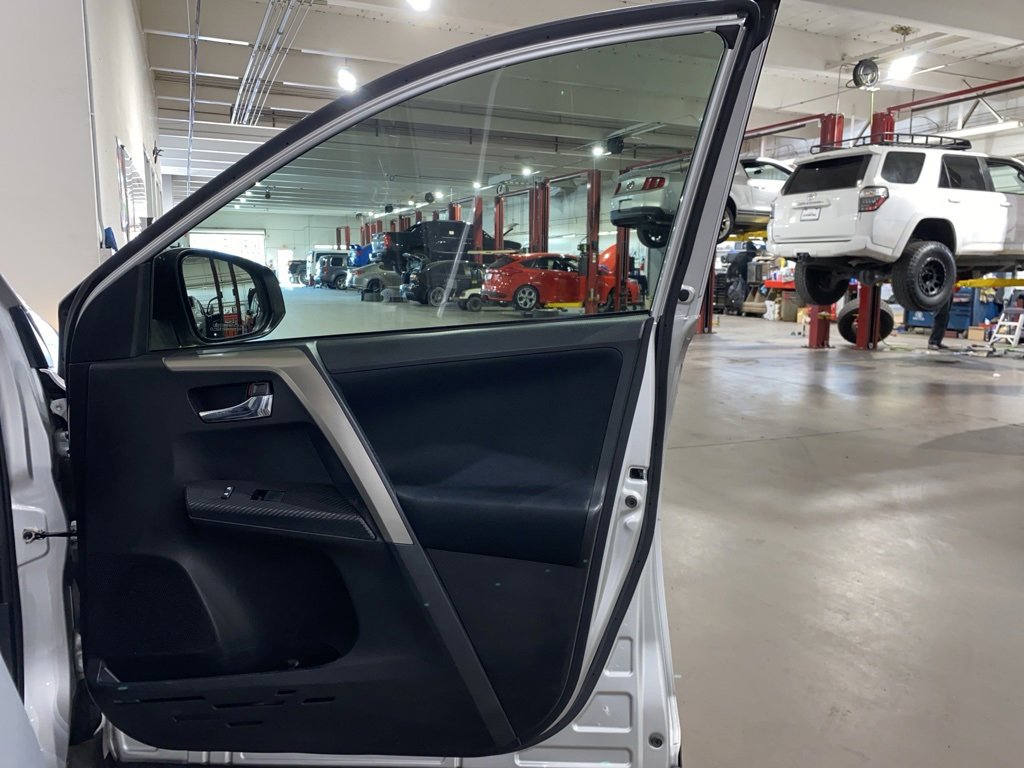 Used 2015 Toyota RAV4 XLE image 12