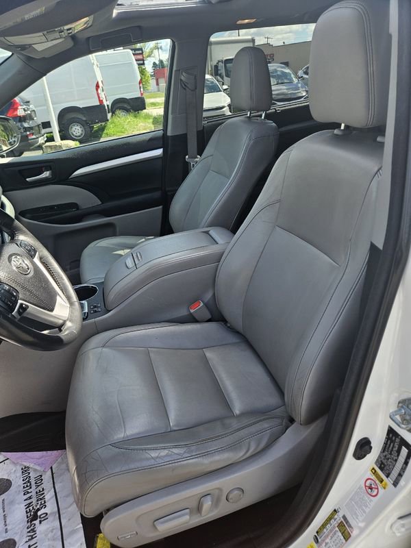 Used 2015 Toyota Highlander XLE AWD/4WD image 15
