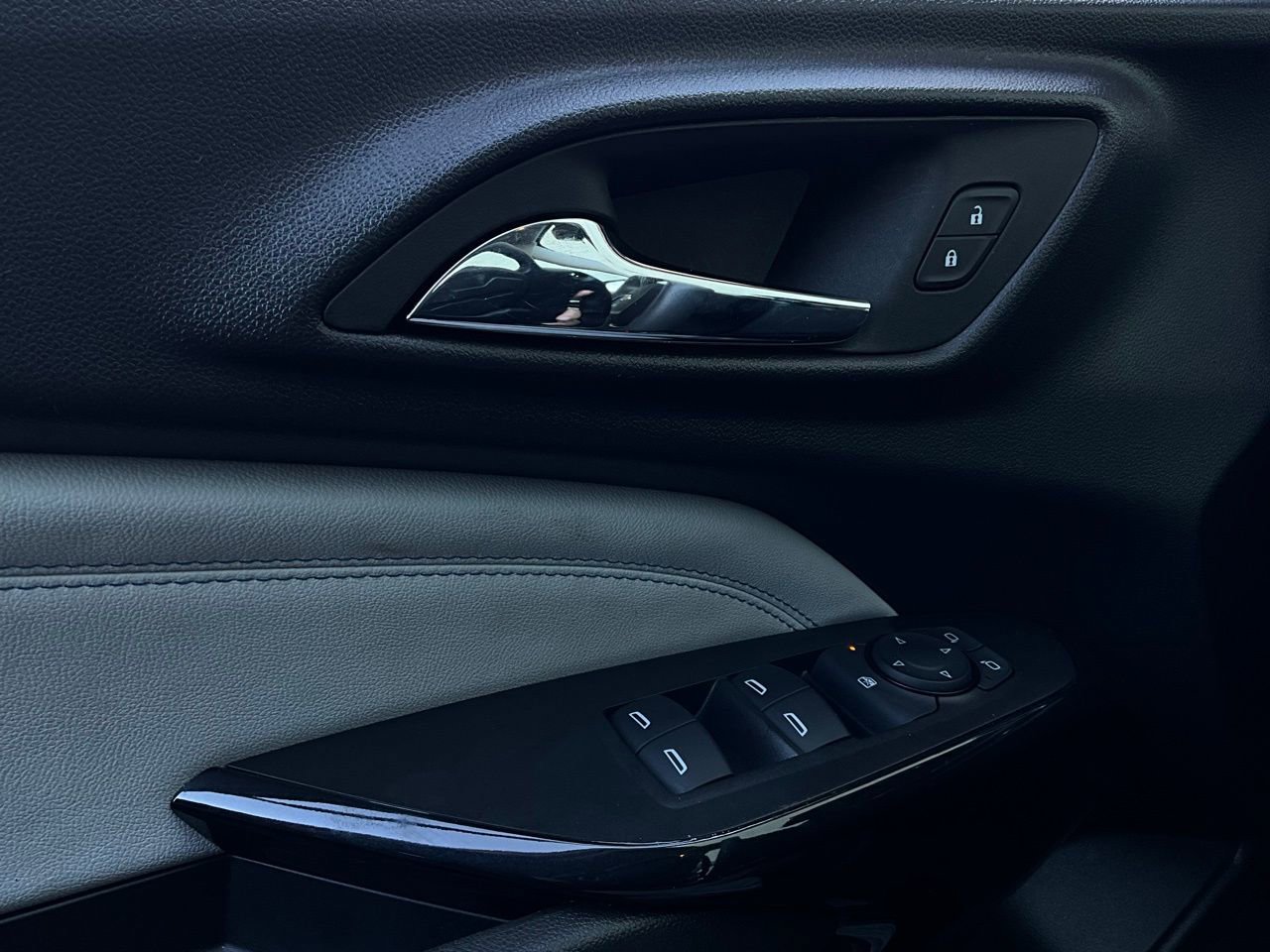 Used 2025 Chevrolet Trax LT image 19