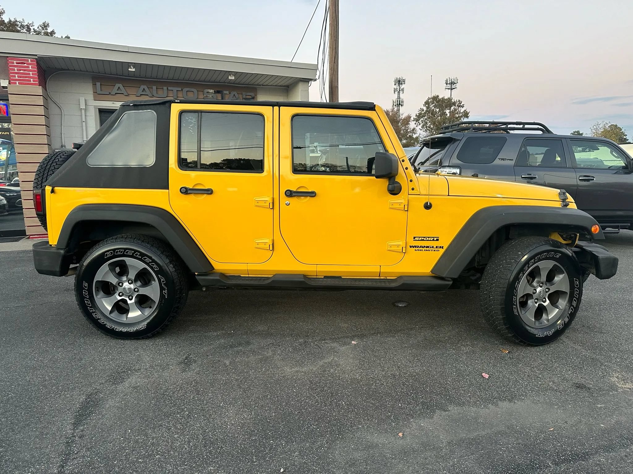 Used 2015 Jeep Wrangler Unlimited Sport AWD/4WD image 2