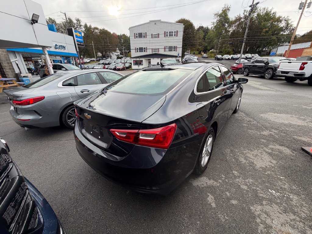 Used 2023 Chevrolet Malibu LT FWD image 5