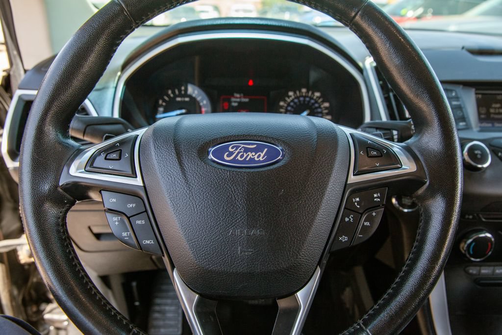 Used 2017 Ford Edge SEL w/ Class II Trailer Tow Package AWD/4WD image 16