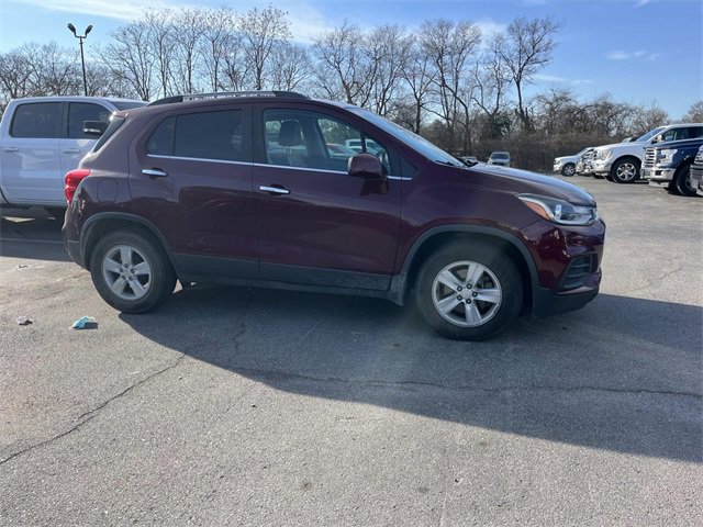 Used 2017 Chevrolet Trax LT w/ LT Convenience Package image 2