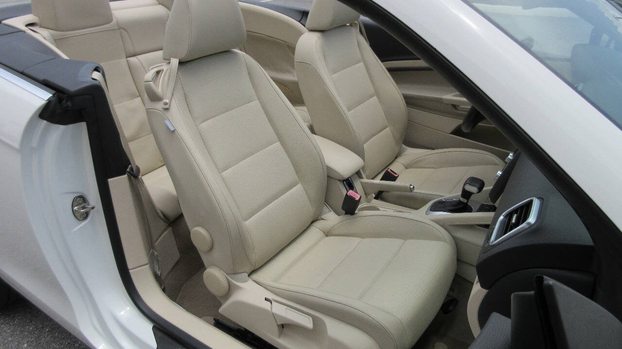 Used 2011 Volkswagen Eos Komfort FWD image 17