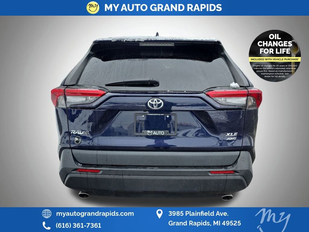 Used 2021 Toyota RAV4 XLE image 6
