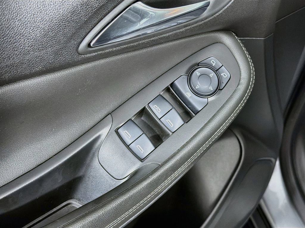 Used 2024 Buick Encore GX Sport Touring FWD image 17