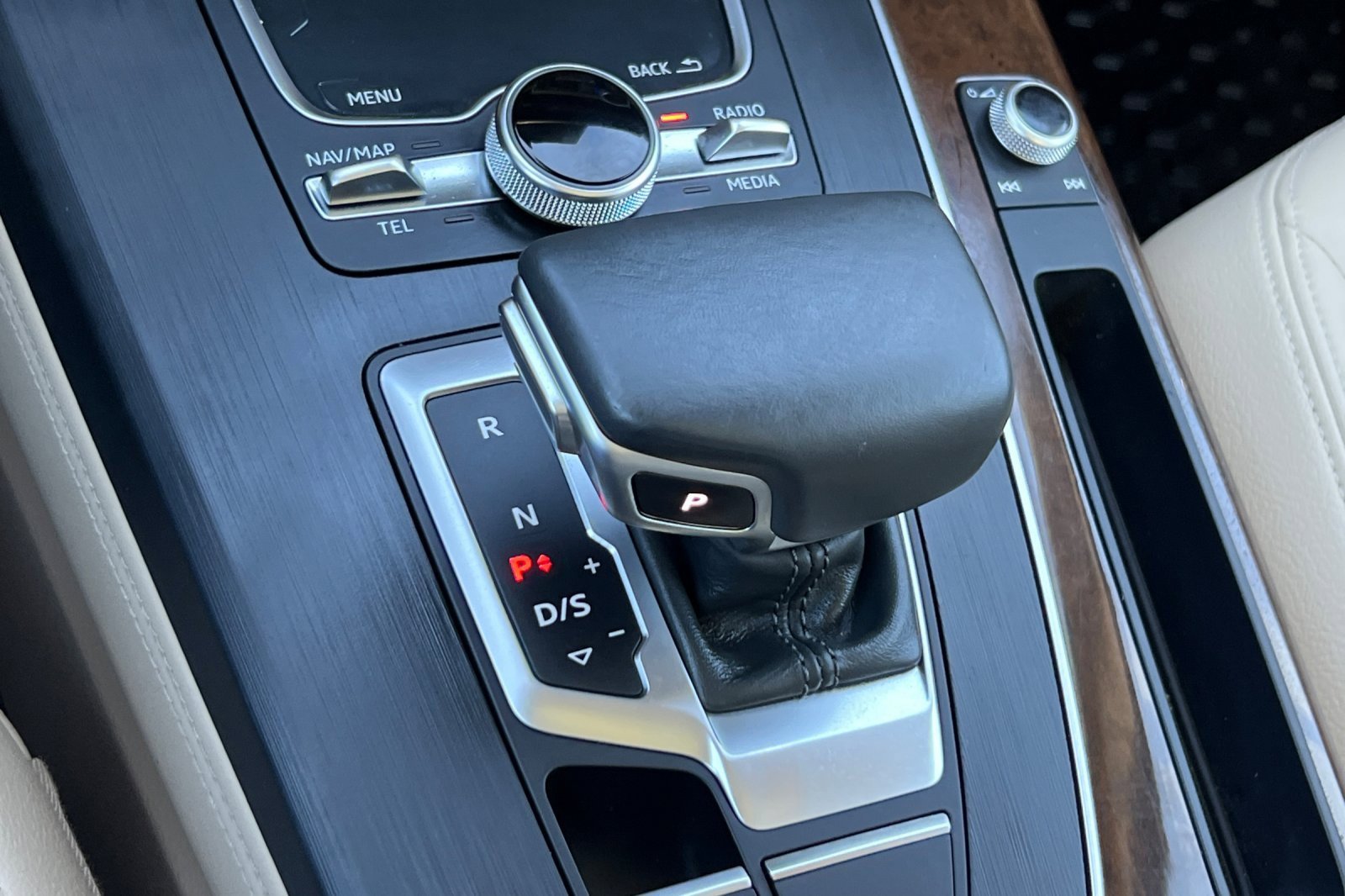 Used 2019 Audi Q5 2.0T Premium Plus w/ Premium Plus Package image 23