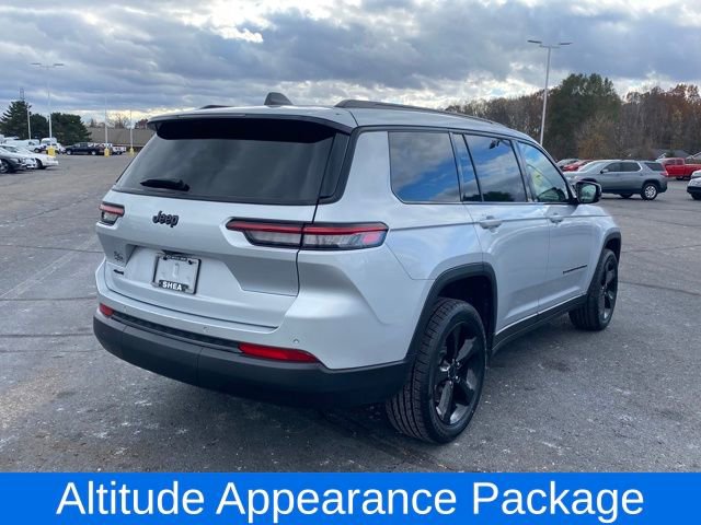 Used 2023 Jeep Grand Cherokee L Laredo image 3