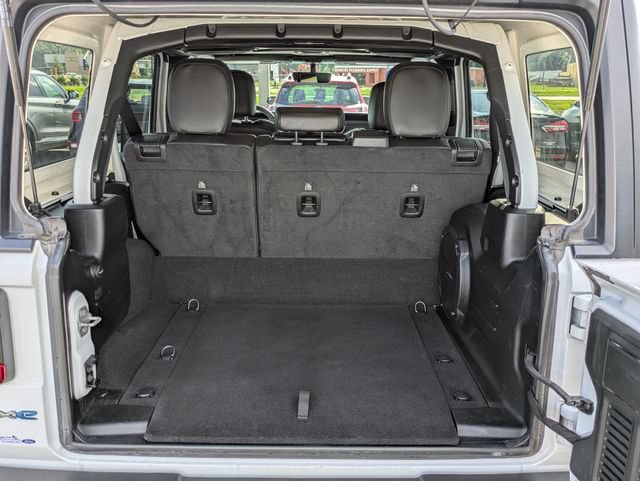 Used 2023 Jeep Wrangler Unlimited Sahara AWD/4WD image 13