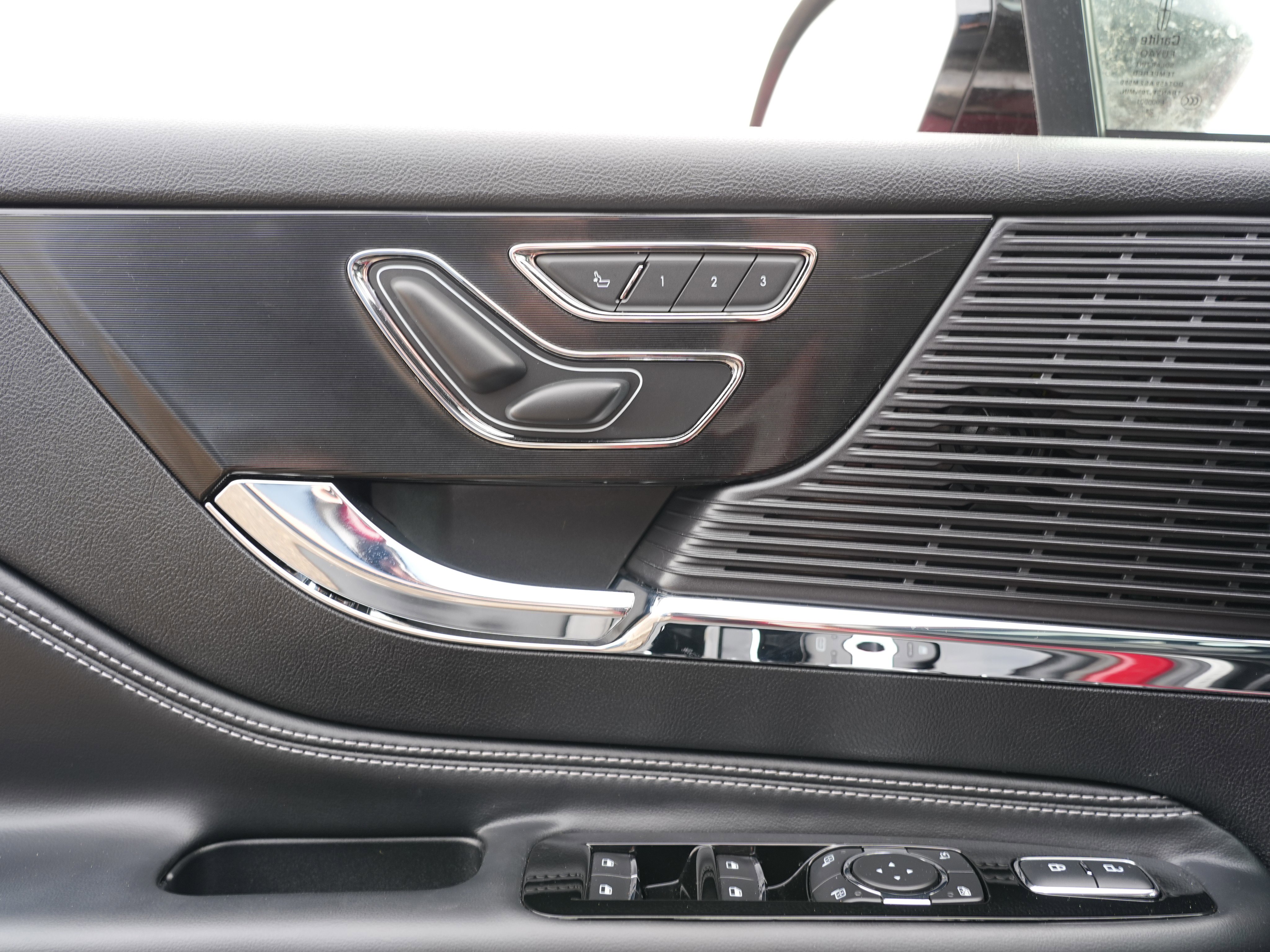 Used 2022 Lincoln Corsair Reserve w/ Elements Package image 17