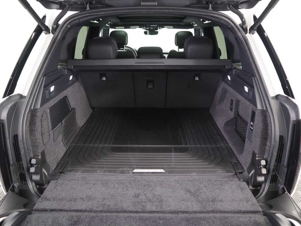 New 2025 Land Rover Range Rover SE image 29