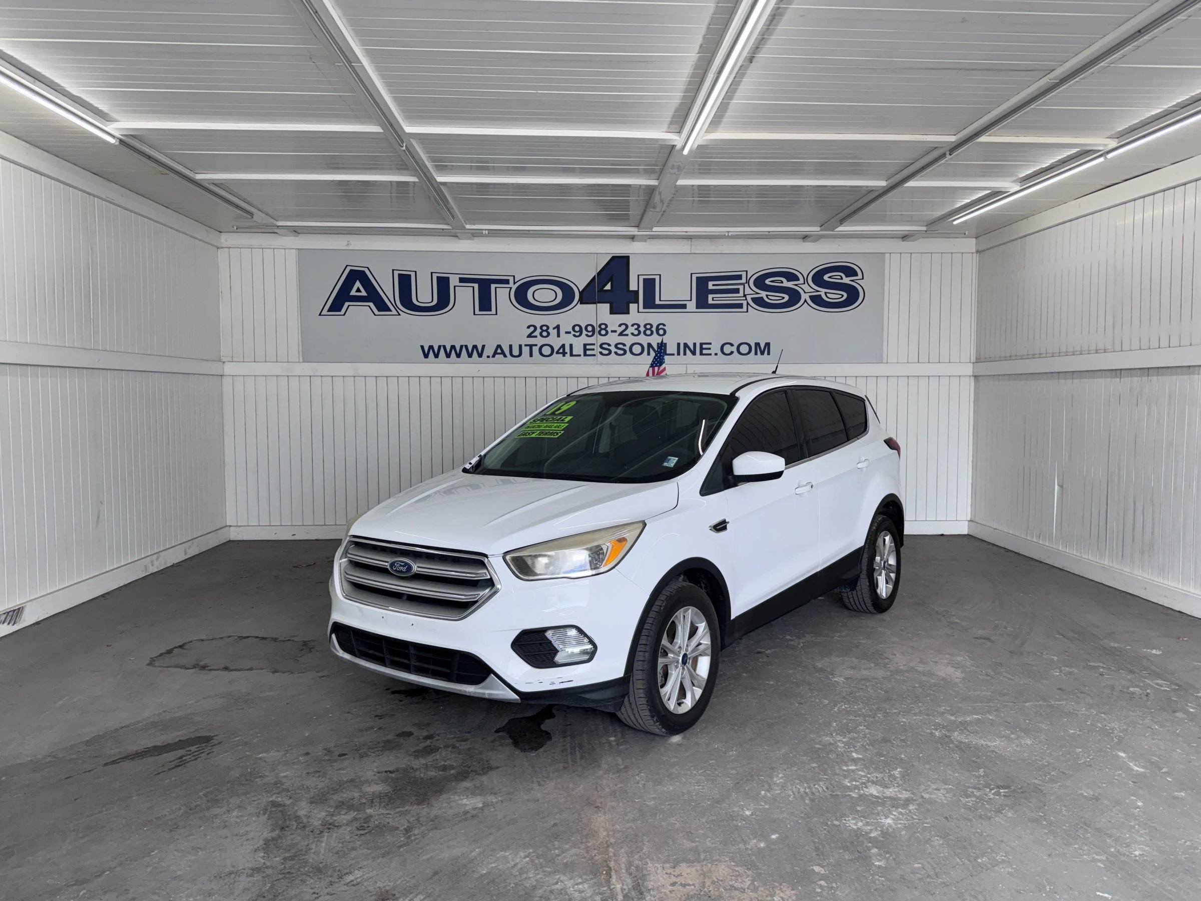 Used 2019 Ford Escape SE FWD video 1