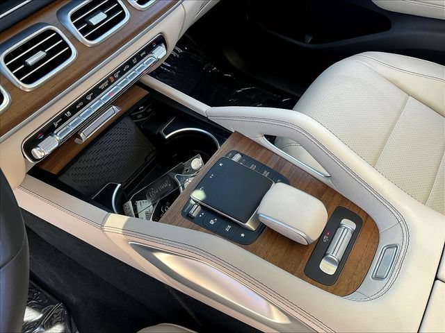 Used 2024 Mercedes-Benz GLS 450 4MATIC image 19