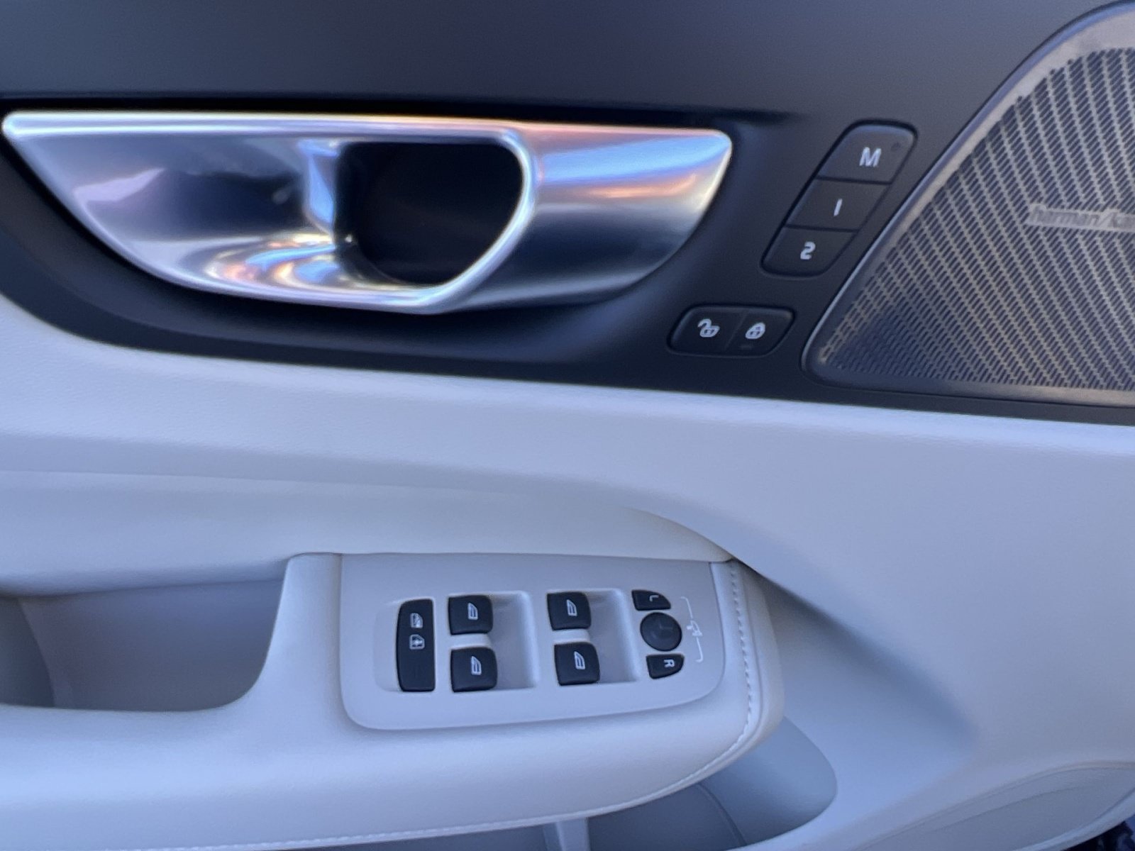 New 2027 Volvo XC60 T8 Ultra AWD/4WD image 15