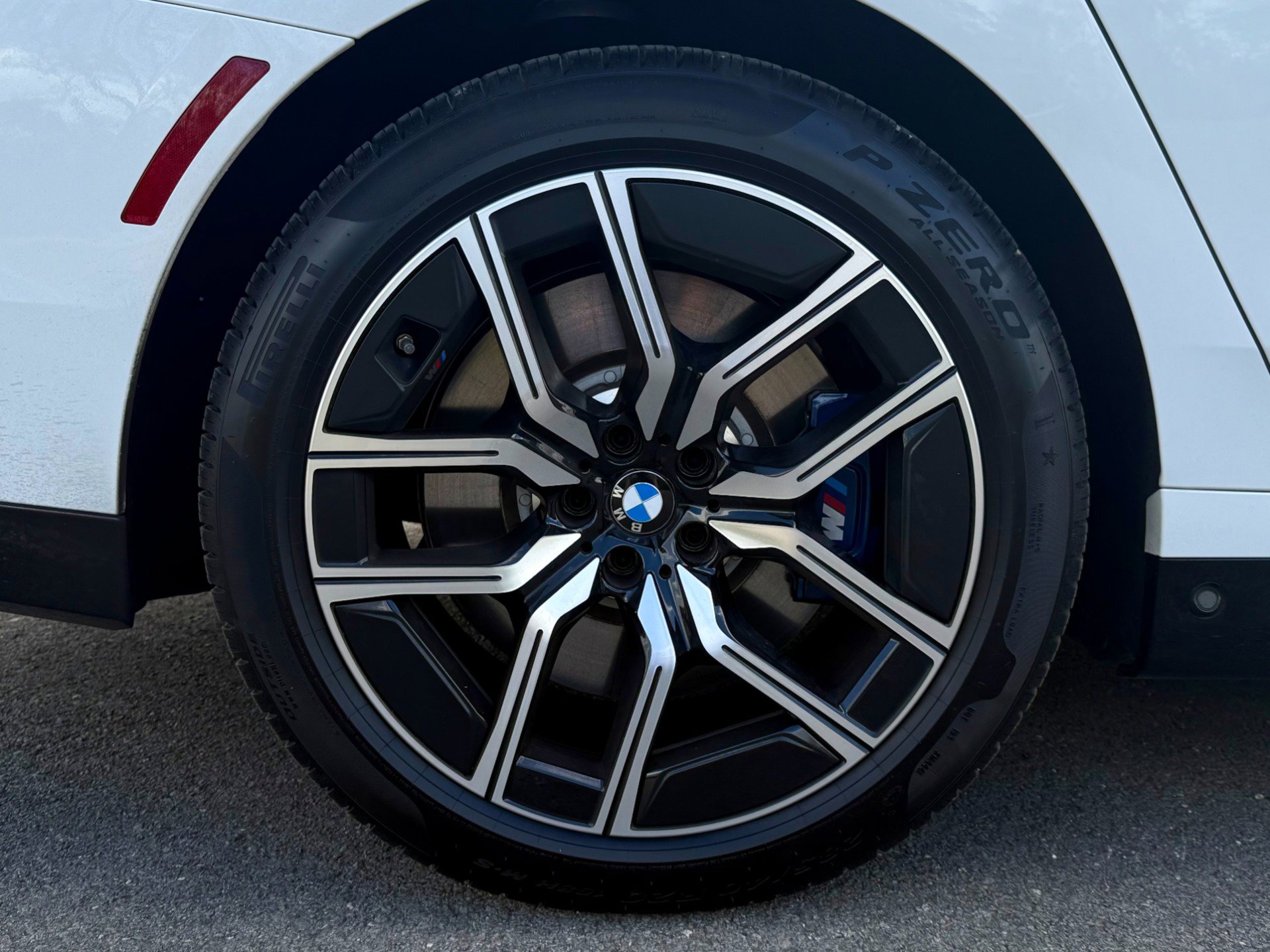 Used 2025 BMW 760i xDrive w/ Executive Package AWD/4WD image 63