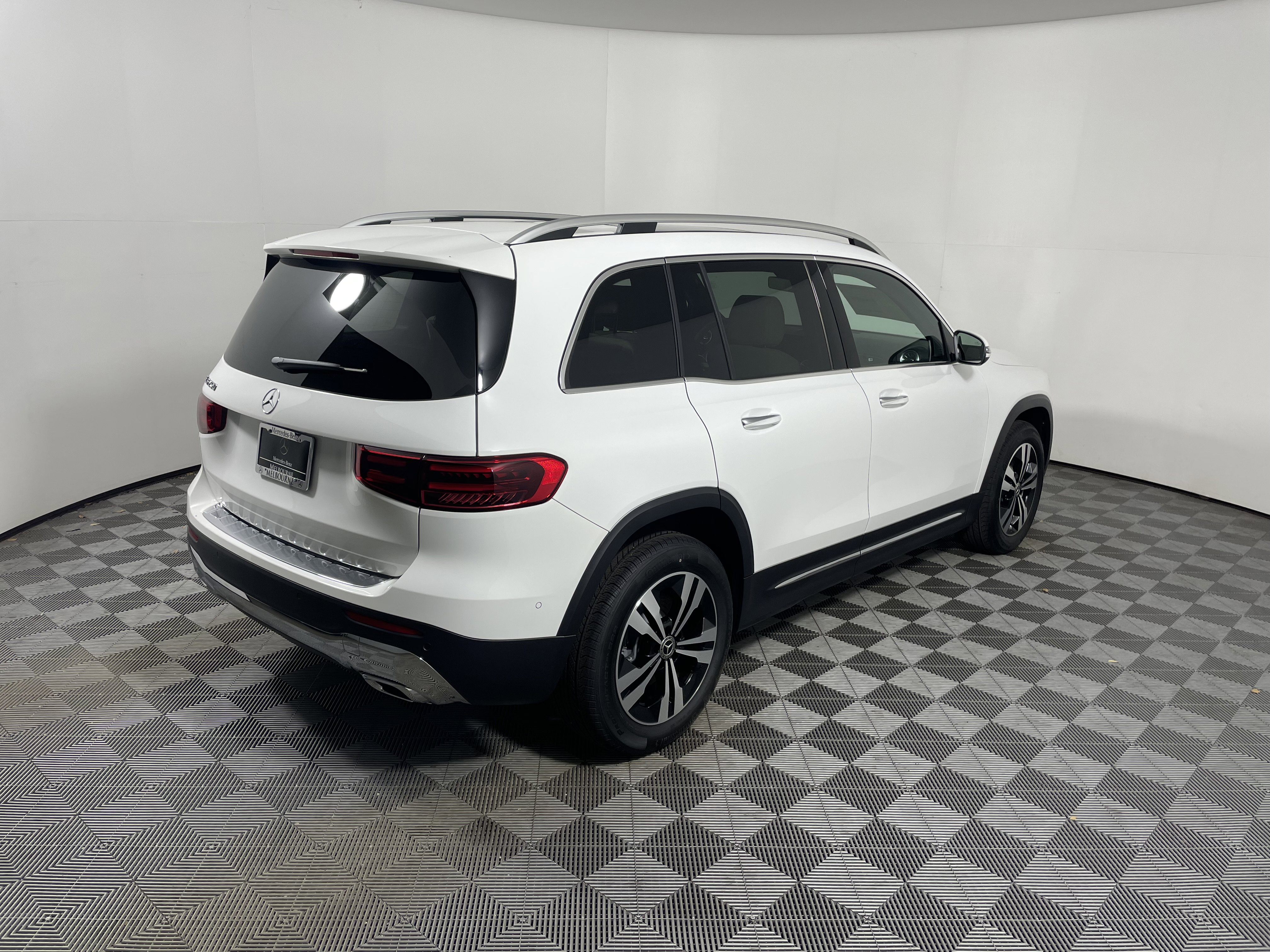New 2026 Mercedes-Benz GLB 250 image 5