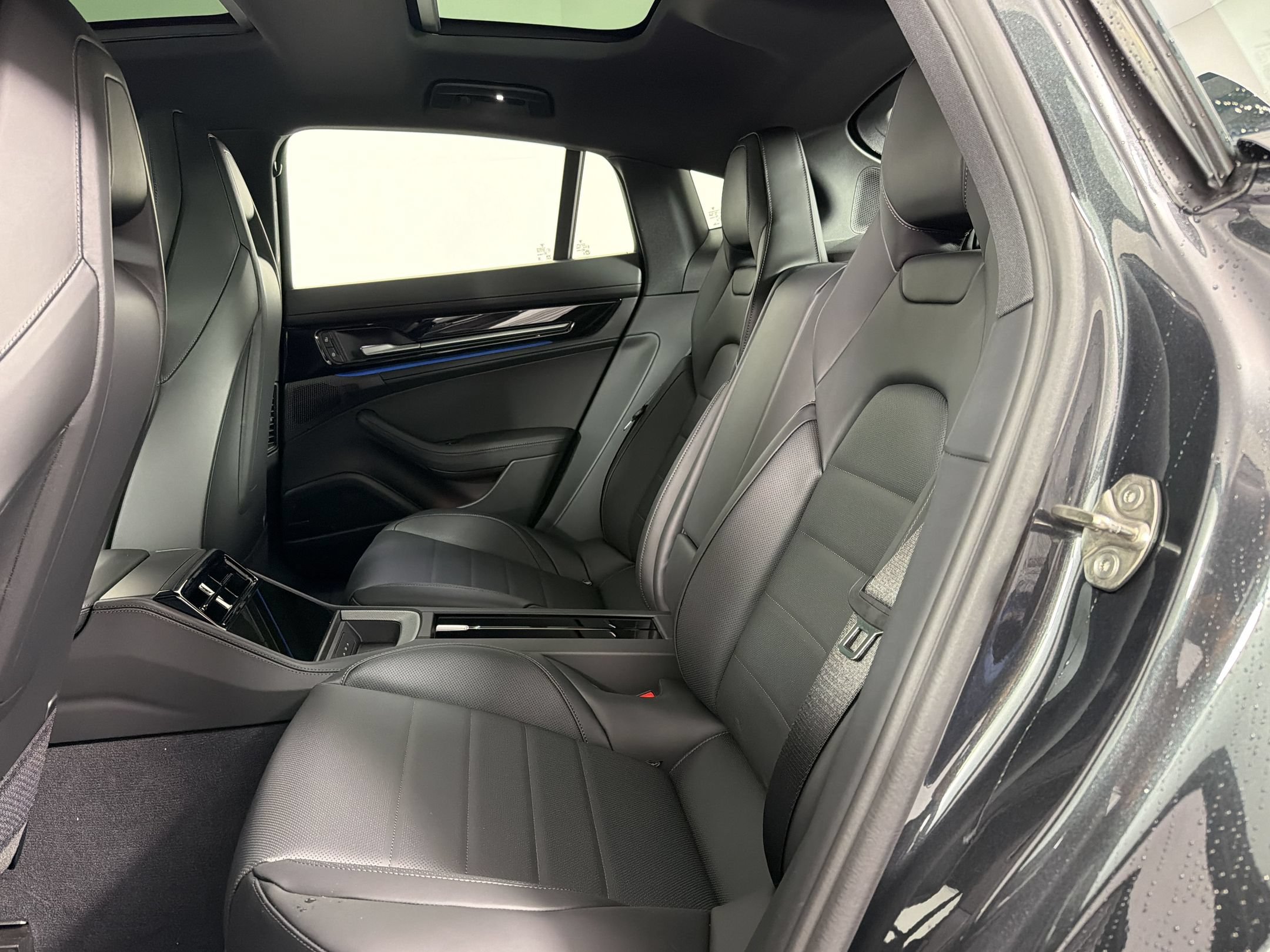 New 2026 Porsche Panamera 4 AWD/4WD image 18