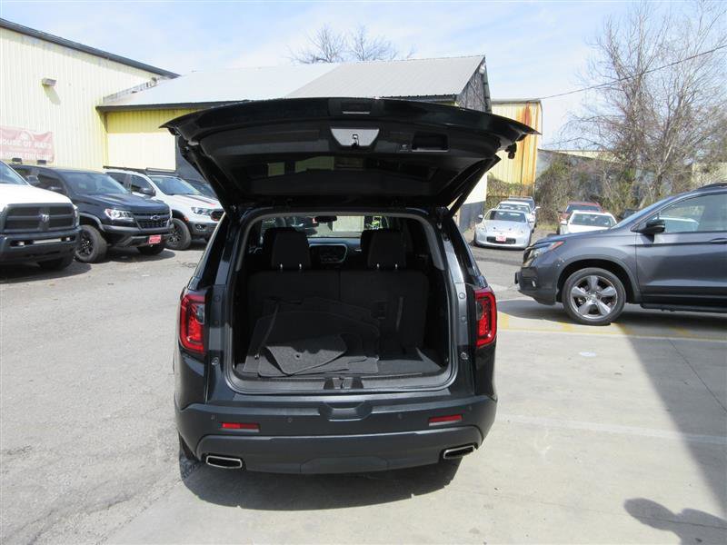 Used 2022 GMC Acadia SLE w/ Driver Convenience Package image 5