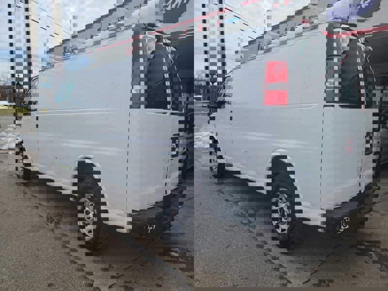 Used 2017 GMC Savana 2500 2500 3DR EXTENDED CARGO VAN/V8 image 7