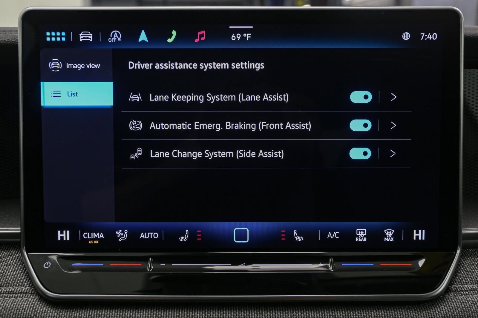 Used 2025 Volkswagen Tiguan S image 29