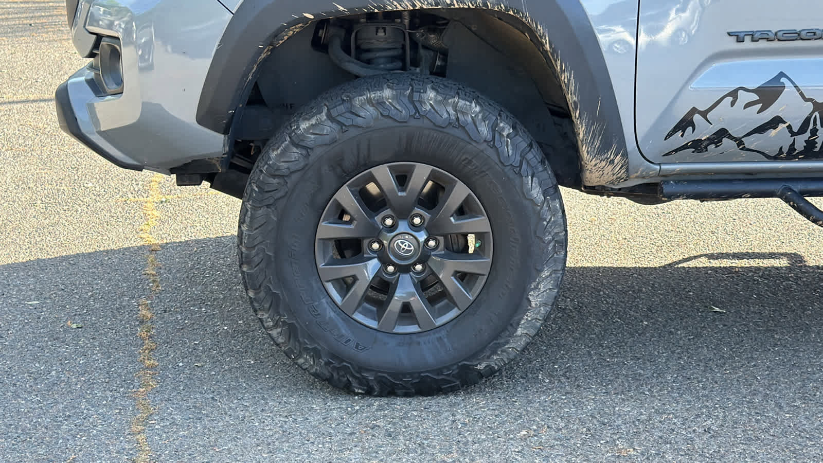 Used 2020 Toyota Tacoma SR5 image 9