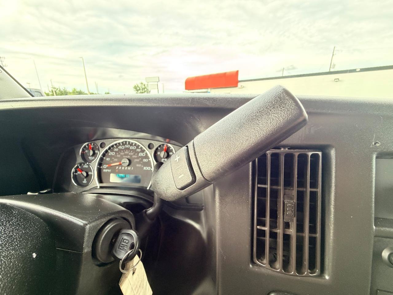 Used 2020 Chevrolet Express 2500 RWD image 21