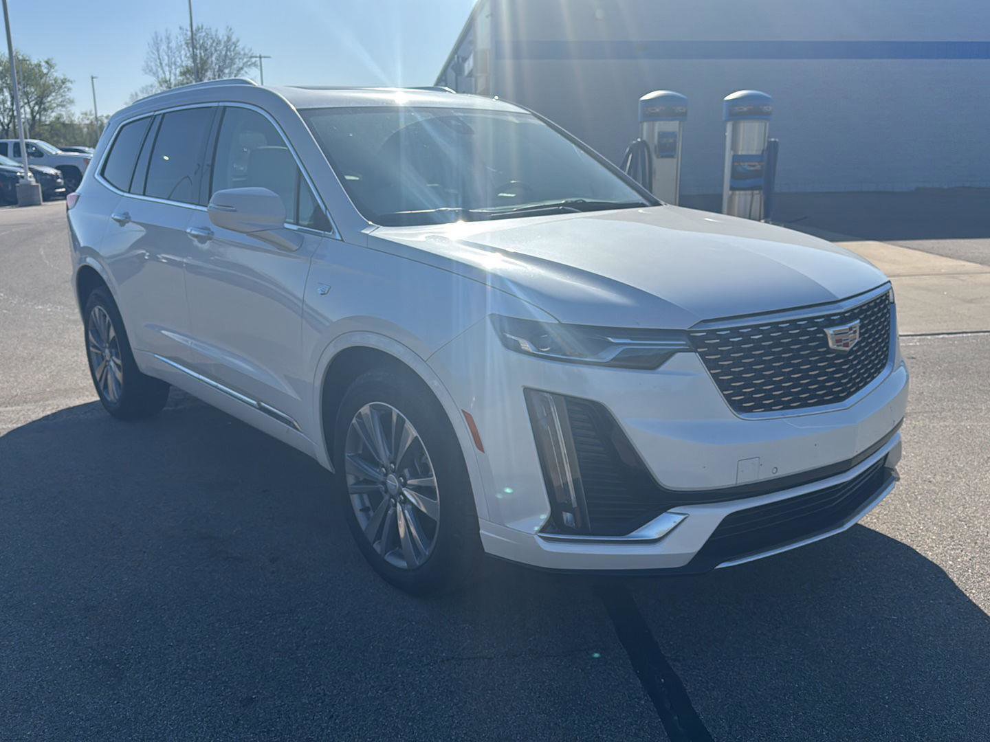 Used 2025 Cadillac XT6 Premium Luxury w/ LPO, Floor Liner Package AWD/4WD image 8