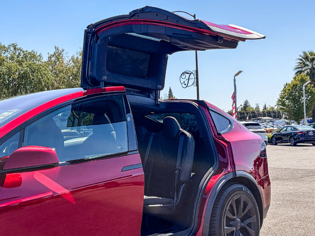 Used 2023 Tesla Model X AWD/4WD image 25
