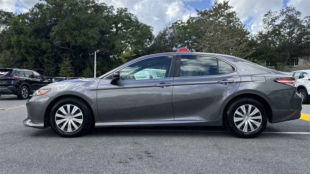 Used 2018 Toyota Camry L image 28