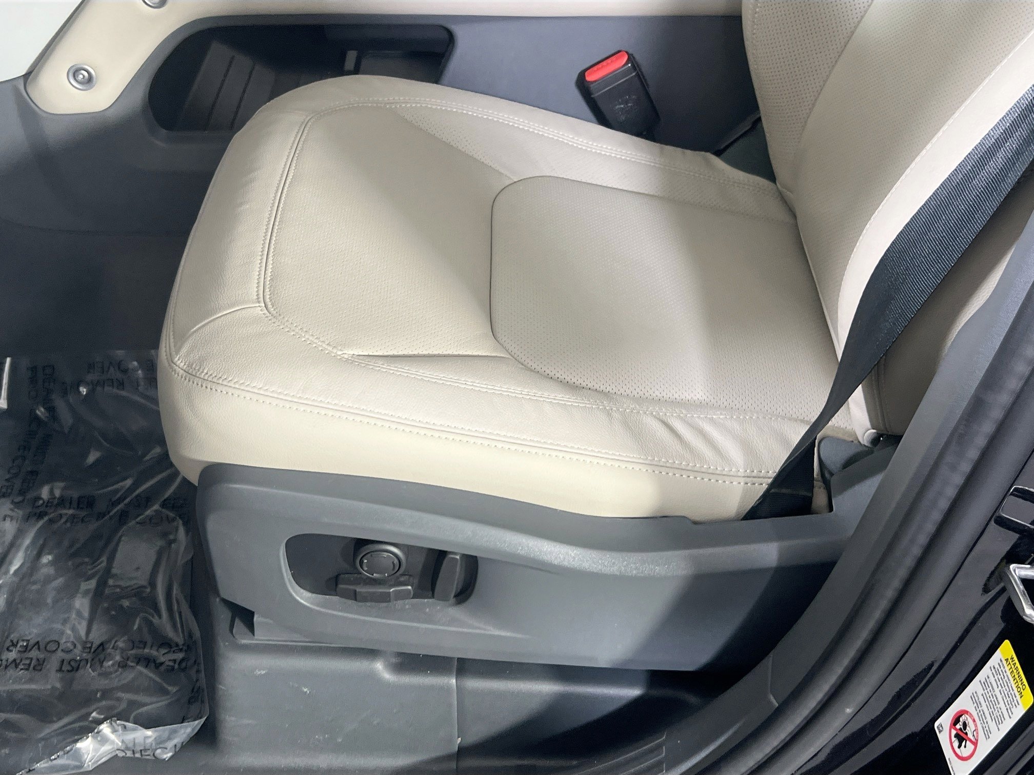 Used 2024 Land Rover Defender 110 S AWD/4WD image 18