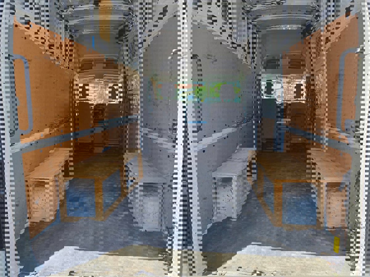 Used 2018 Nissan NV 3500 SL w/ Navigation Package image 9