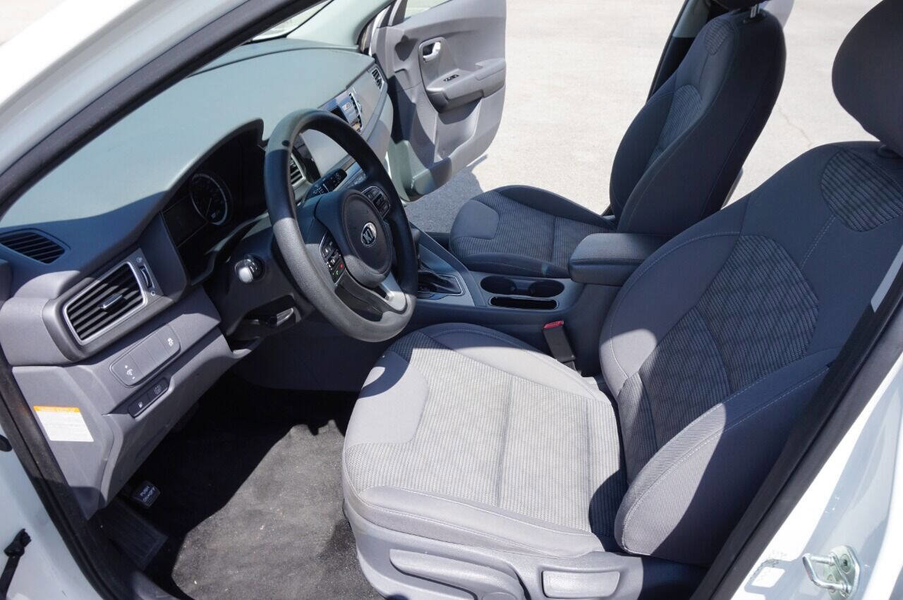 Used 2017 Kia Niro FE image 13