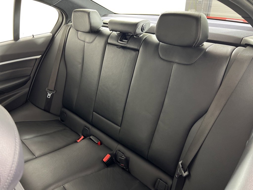 Used 2017 BMW 330i xDrive Sedan image 4