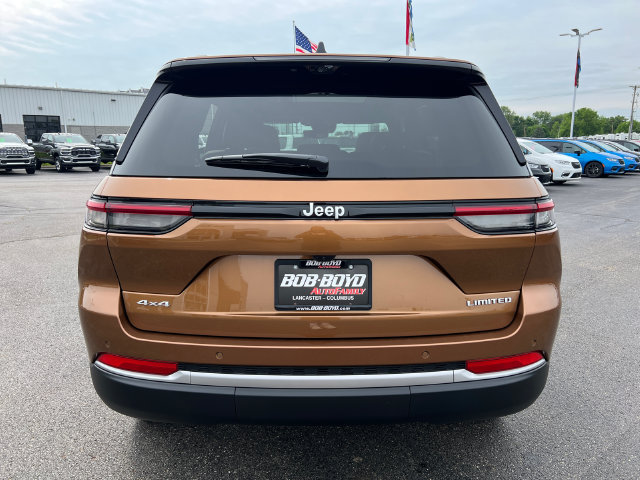 New 2026 Jeep Grand Cherokee Limited w/ Luxury Tech Group II AWD/4WD image 6