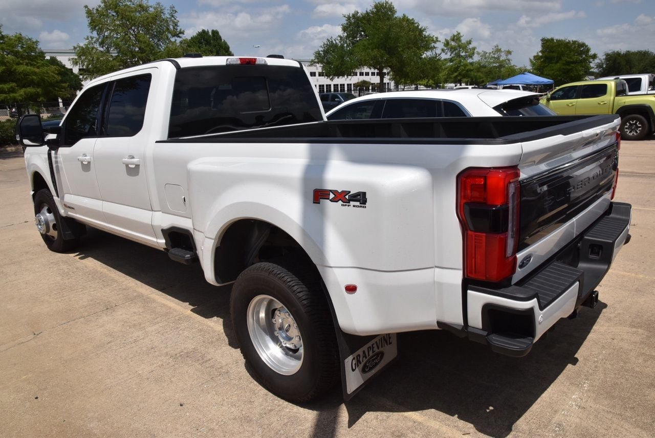 Used 2026 Ford F350 Platinum AWD/4WD image 8