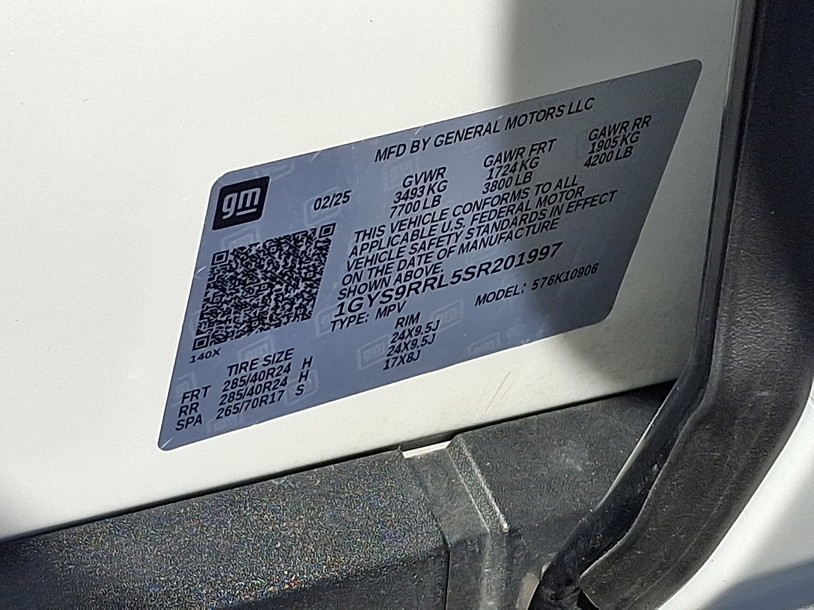 Certified 2025 Cadillac Escalade ESV Sport Platinum w/ LPO, Floor Liner Package AWD/4WD image 26