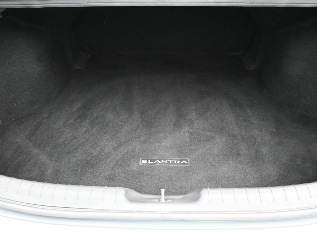 Used 2023 Hyundai Elantra SEL w/ Convenience Package image 14