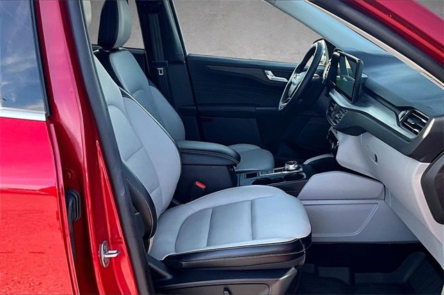 Certified 2025 Ford Escape Platinum image 7