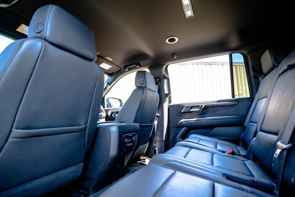 Certified 2025 Chevrolet Suburban LT AWD/4WD image 29
