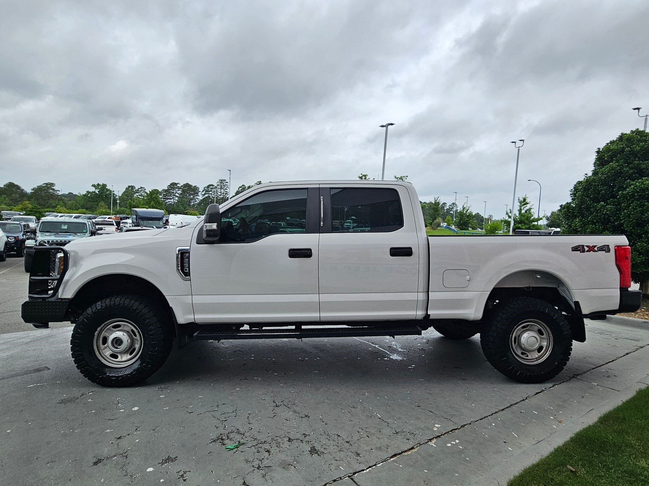 Used 2019 Ford F250 XL w/ Power Equipment Group AWD/4WD image 4
