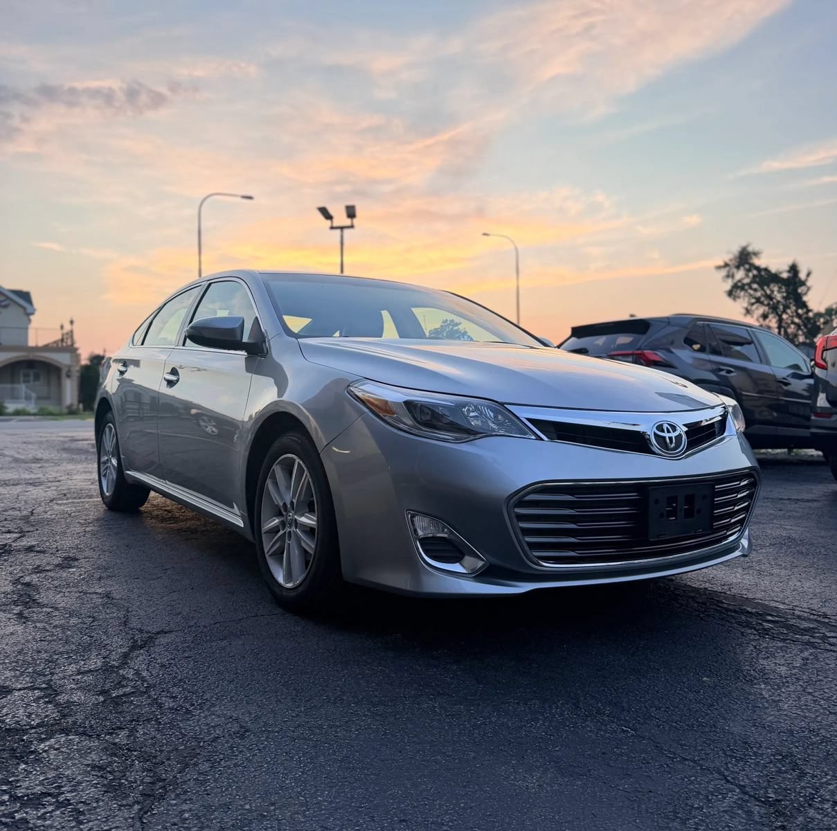 Used 2015 Toyota Avalon XLE FWD image 3