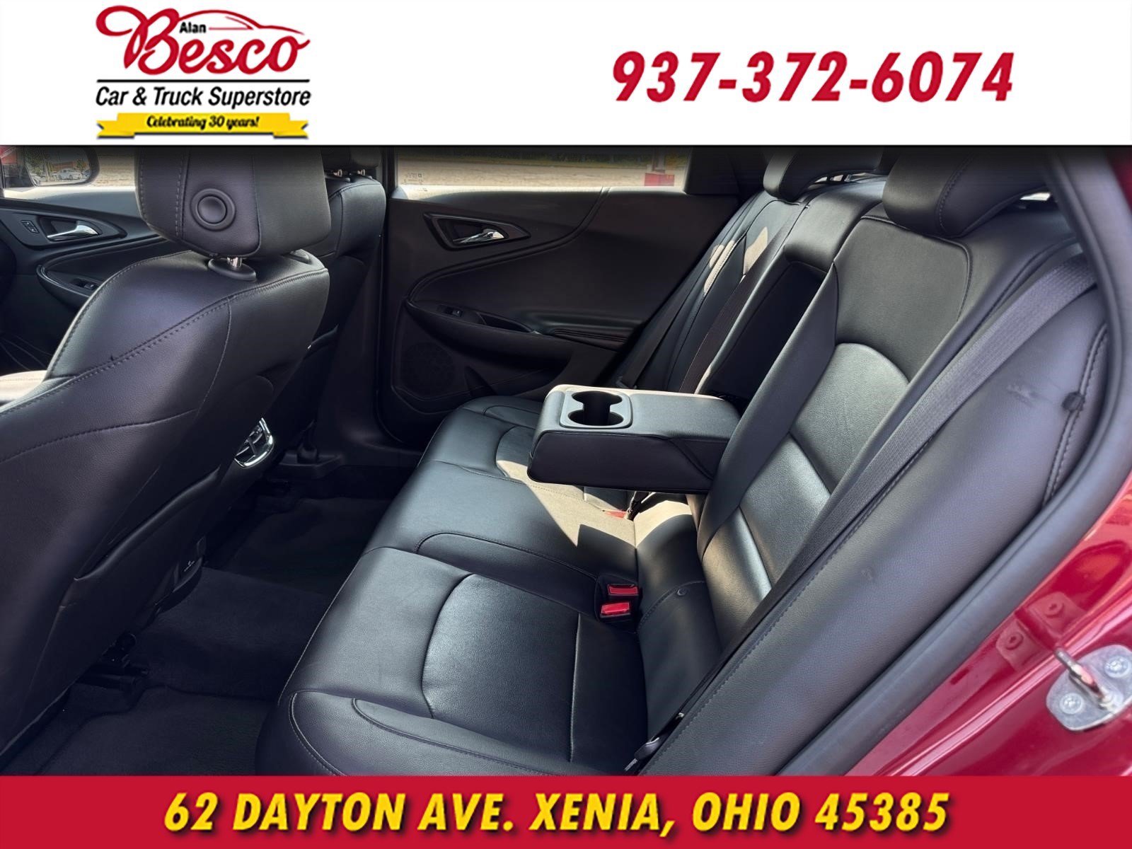 Used 2018 Chevrolet Malibu LT w/ Leather Package FWD image 9